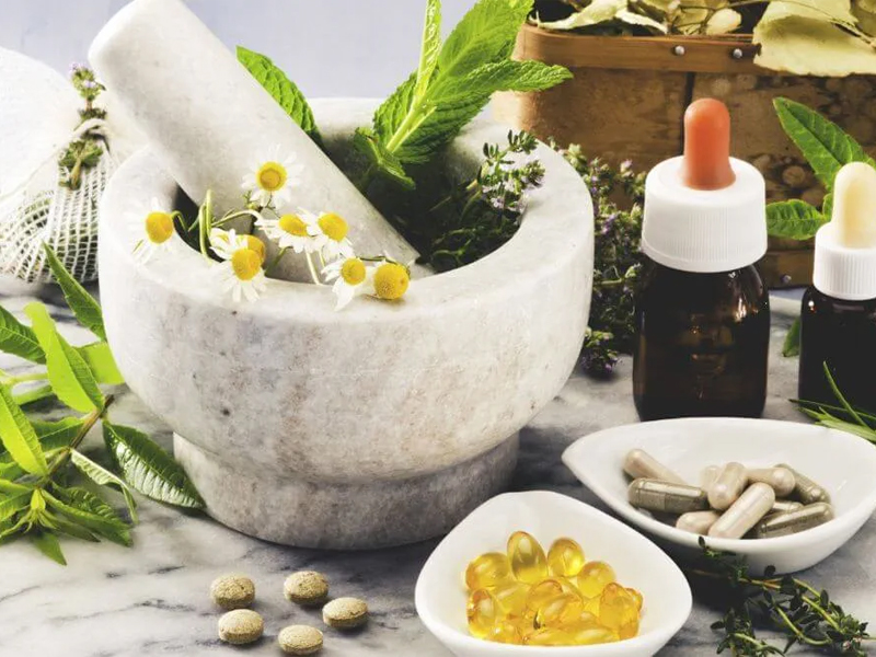 Supports healing naturally using traditional herbs and plant-based ingredients.